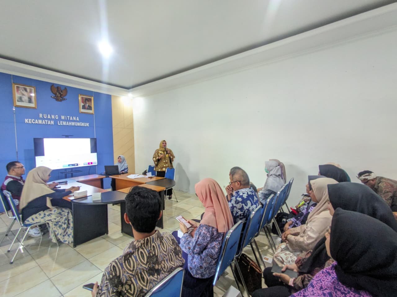 BIMTEK DALAM PENGELOLAAN POSYANDU BIDANG KESEHATAN OLEH TIM KERJA PROMKES DINAS KESEHATAN KOTA CIREBON